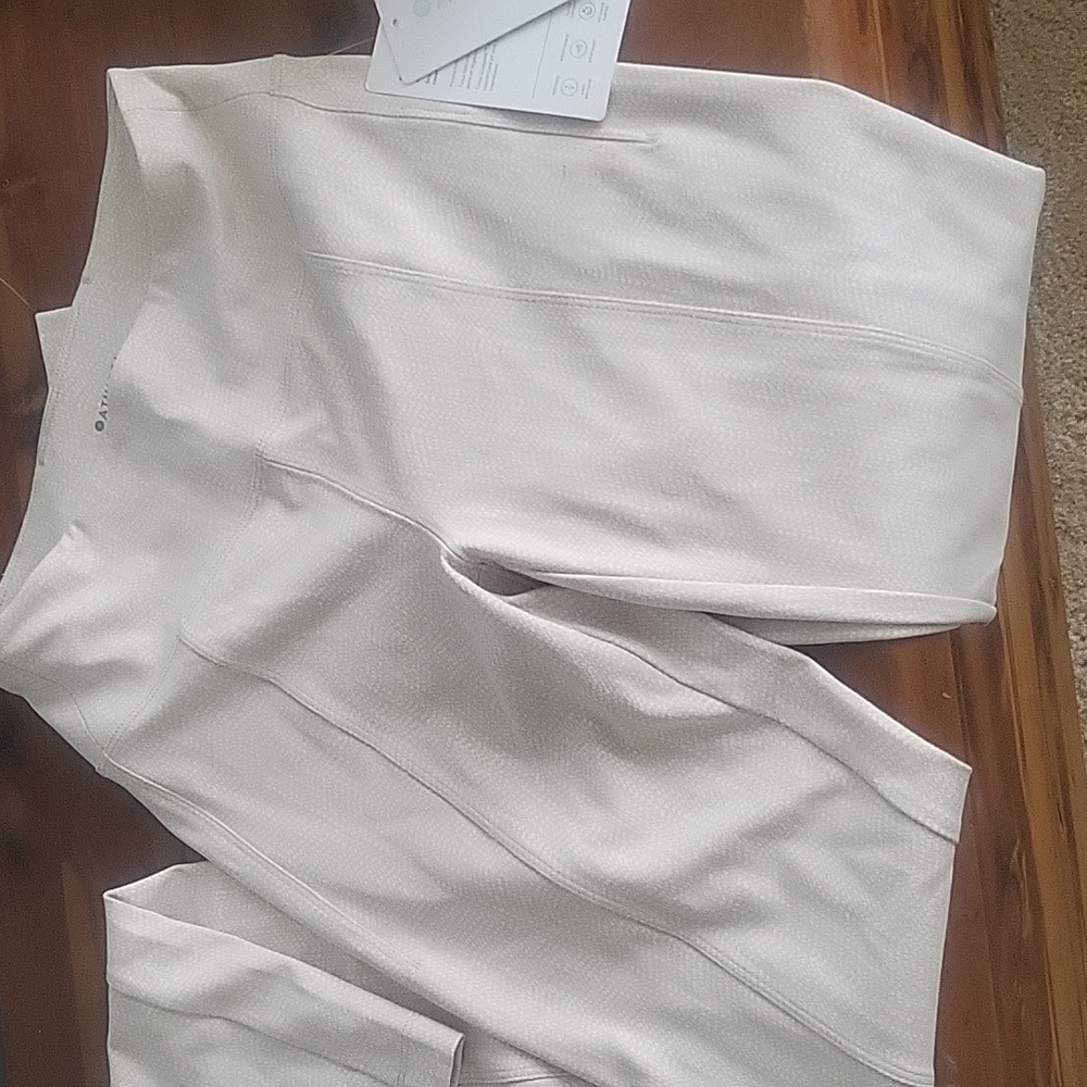 Athletia. XS Delancey straight leg plant.Braiden white